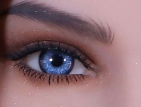 Couleur des yeux bleu feu