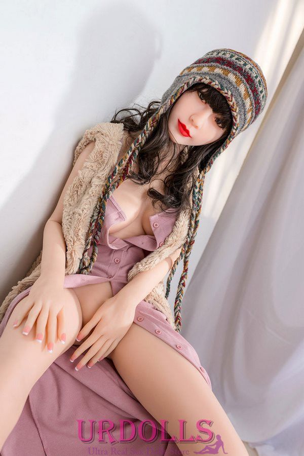 woman having sex with a male WM Dolls