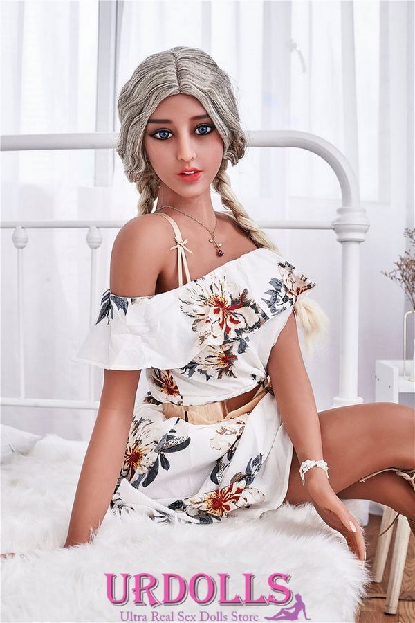 Irontech doll ellie