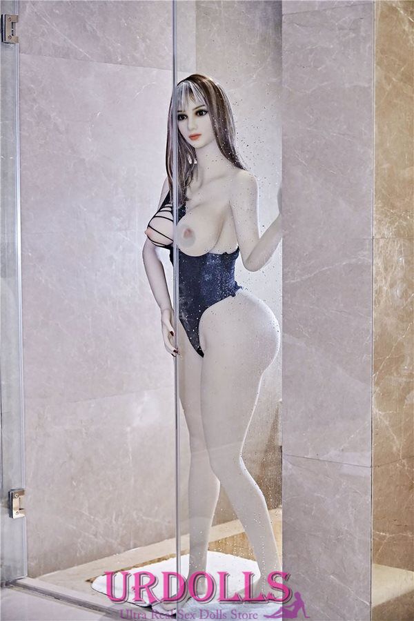 Irontech doll honey