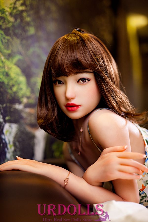 4 ฟุต 7 นิ้ว n cup sex doll