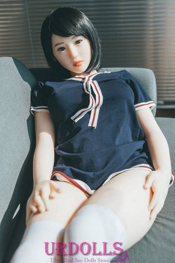 एशियाई स्कूली छात्रा सेक्स गुड़िया