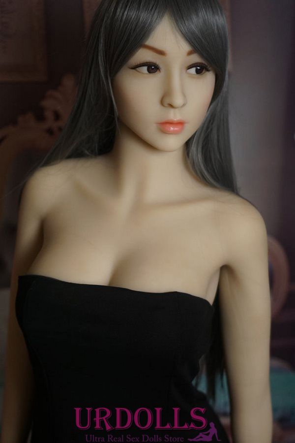Секс-кукла Ариана Гранде в реальной жизни