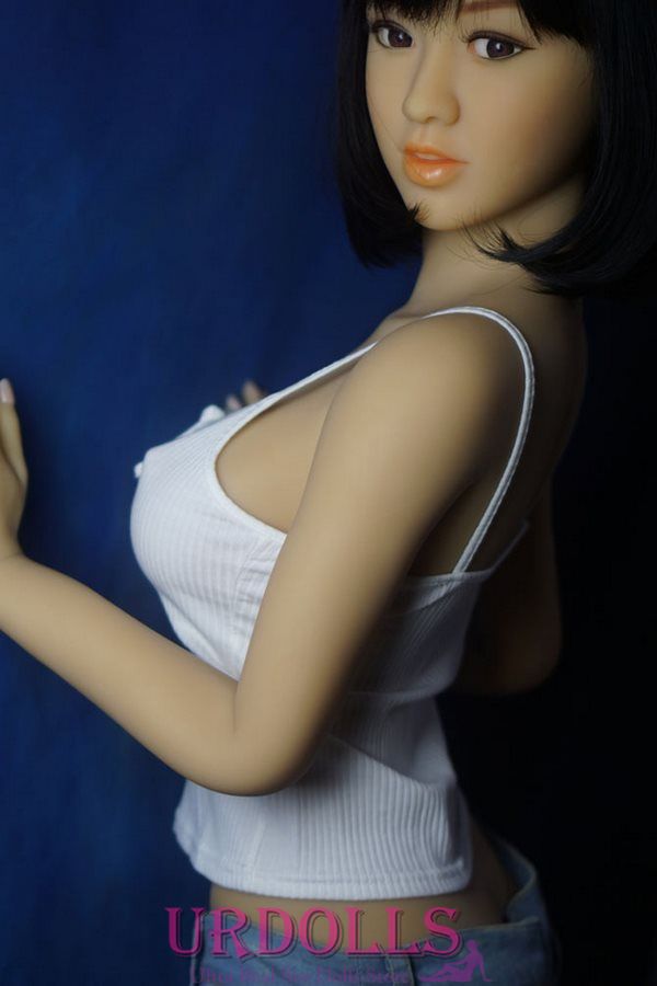 art gallery sex doll