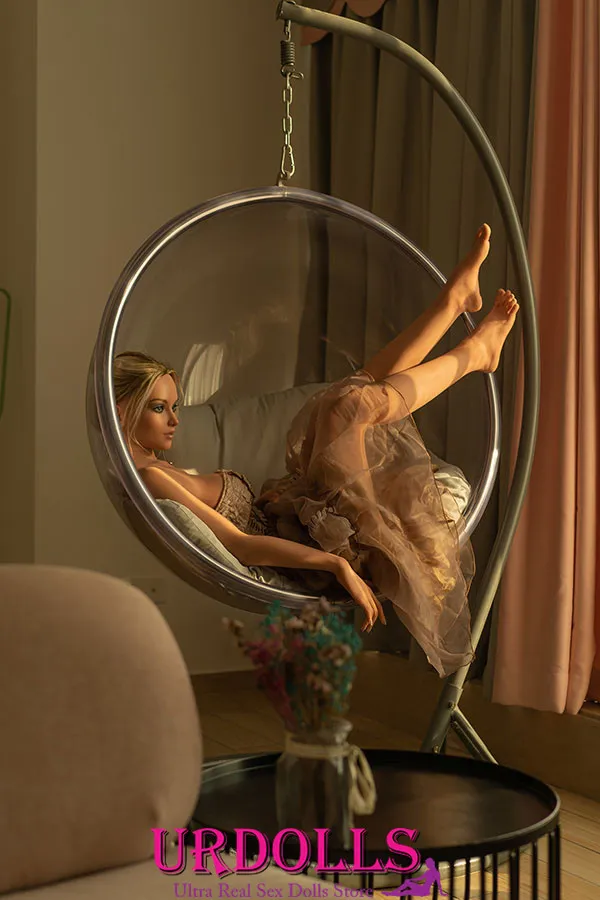 sarina valentina the sex doll