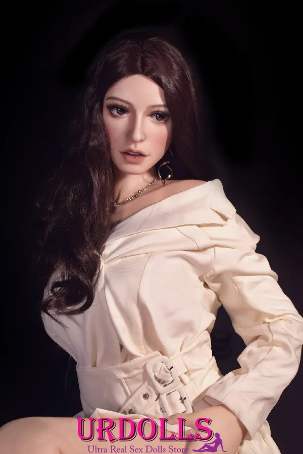 sex doll that engages in pretty talk