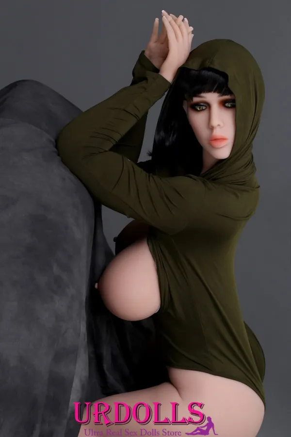 can a beauty have a sex doll