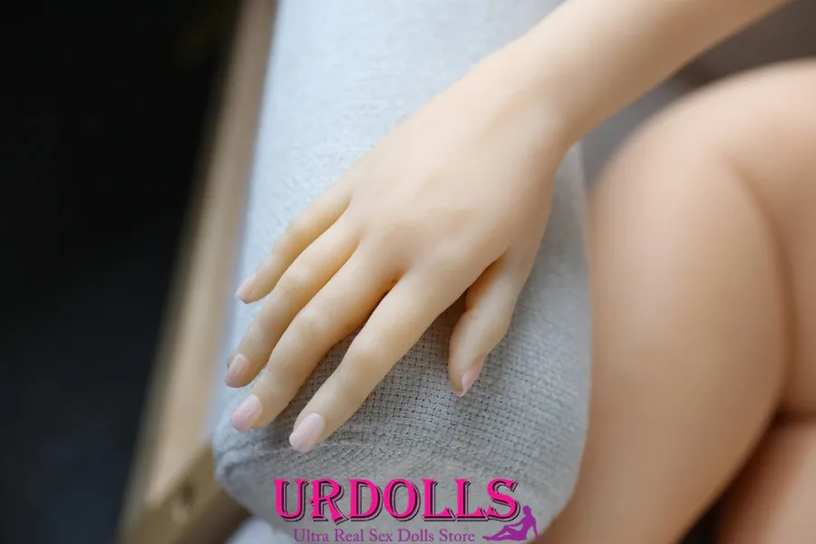 dhl finding pretty like sex doll