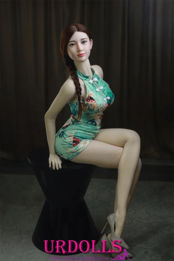 fucking midhet sex doll
