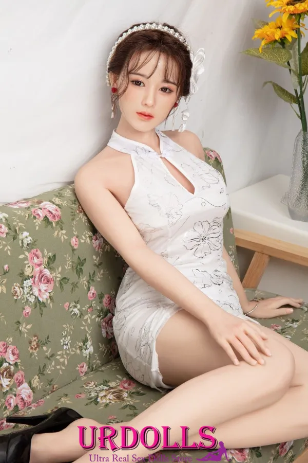 jaoanese pretty girl sex doll
