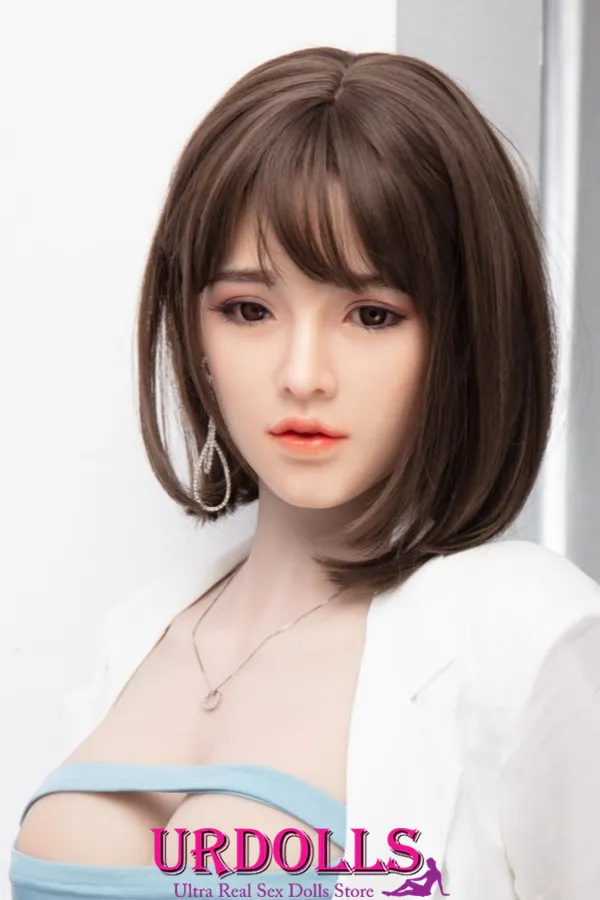 japonská colná sexuálna bábika