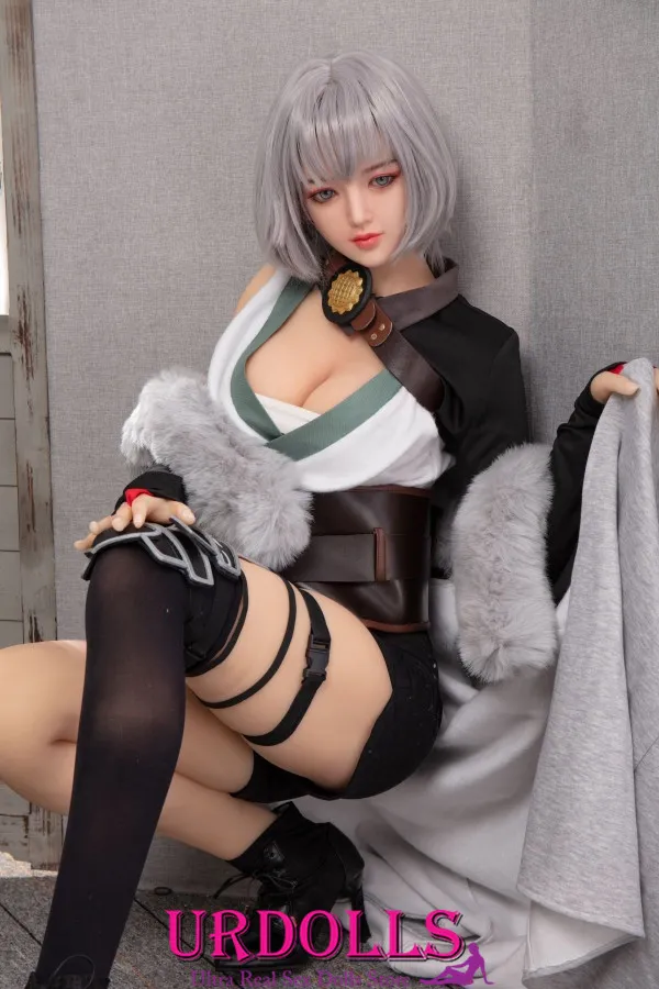 realistická japonská sexuálna bábika