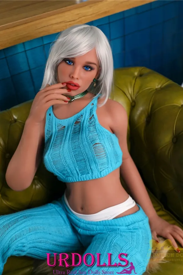 lesbian sex doll nude