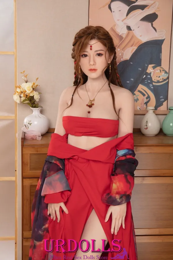 lifelike sex doll pretty breasts
