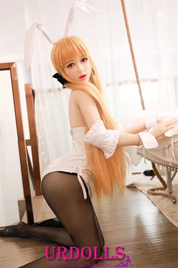 man fucks female sex doll