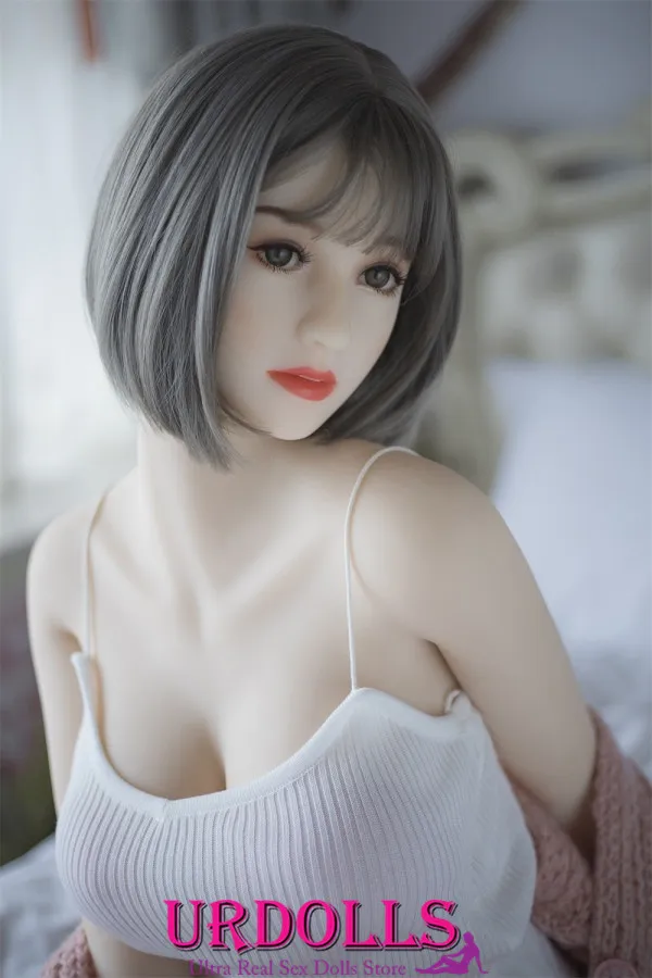 men fucking pretty sex dolls and cuming inside them