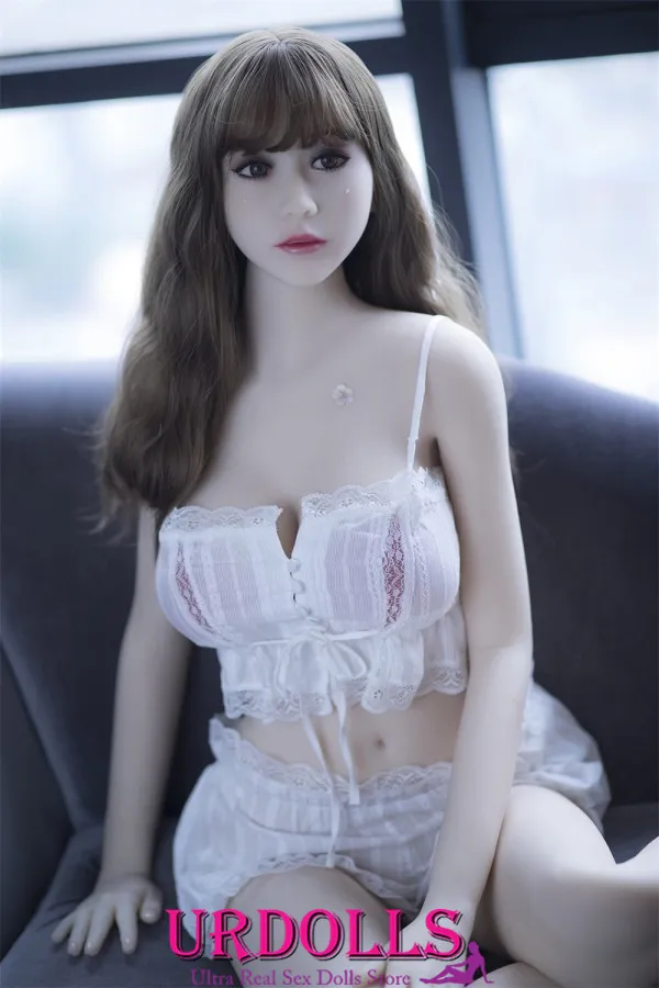 mens tiny mouth sex doll