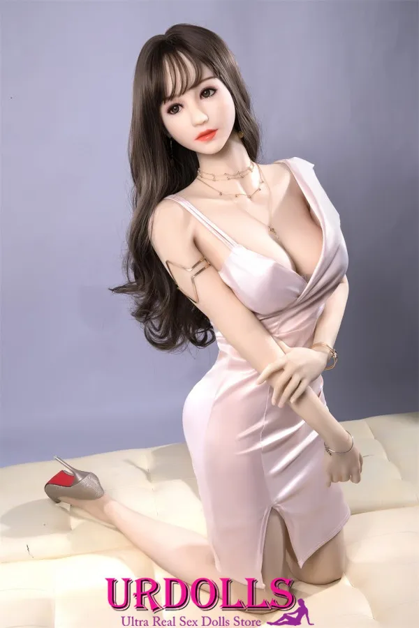 mofosex.com sex doll brunette walking outdoor