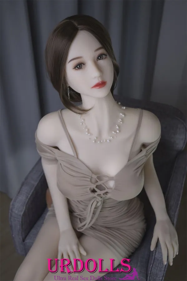 molly bennett beauty sex dolls scene 4
