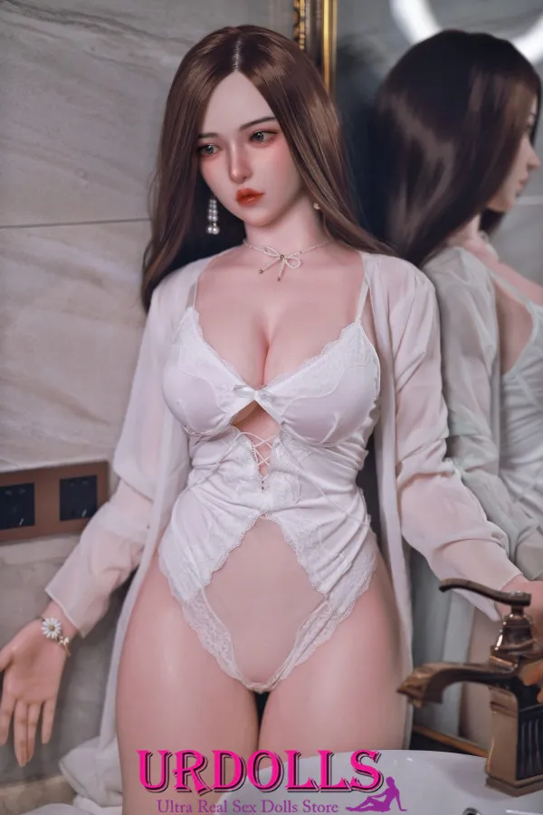 sex doll getting new wig