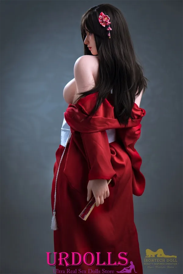 nina d'amor de silicona de neteja