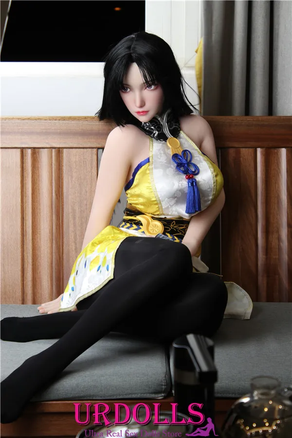 falling in love with life size dolls