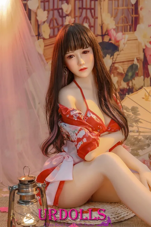 henrai comics love doll