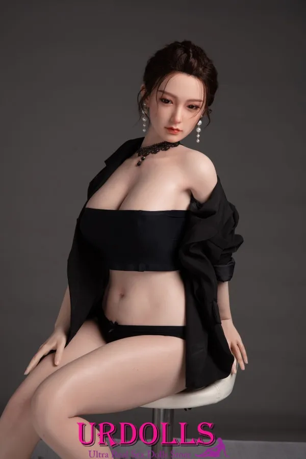 lifelike realistic love doll