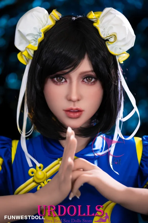 funwest girl prentend to be sex doll