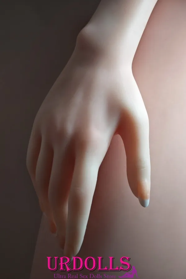 black.lofelike.silocone.sex.doll.ficking