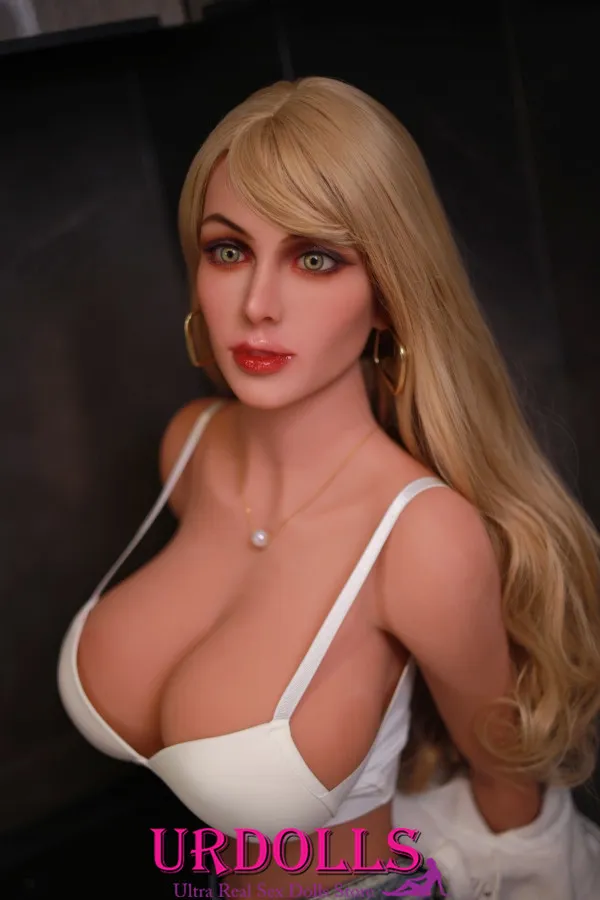 bold and beautiful sex dolls