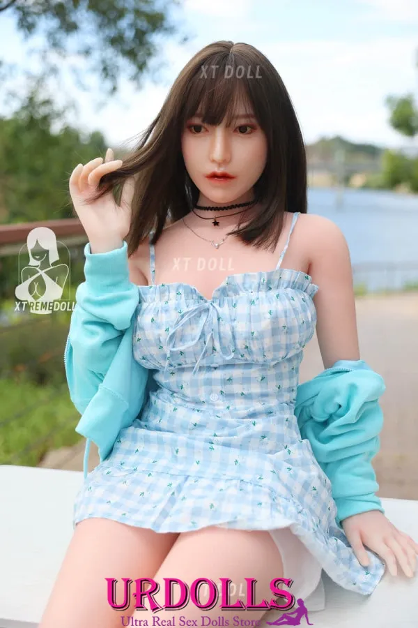 girls masturbate with sex doll
