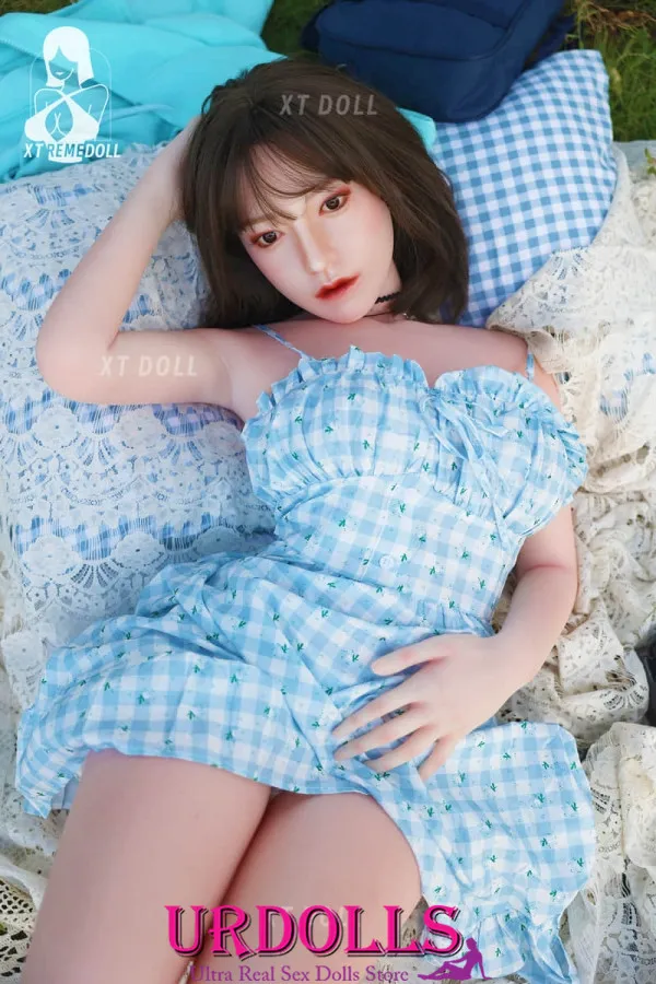 सेक्स डॉल्स जैसी दिखने वाली लड़कियां-38