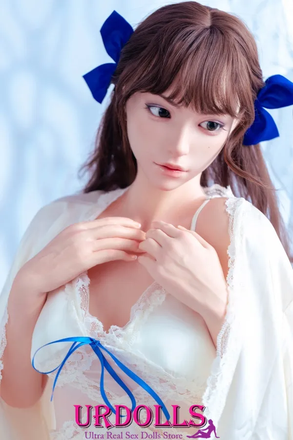 girl face sits sex doll