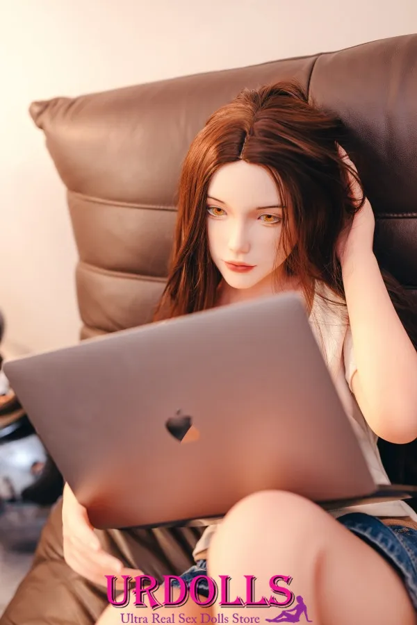 girl fucked pretending to be a sex doll porn