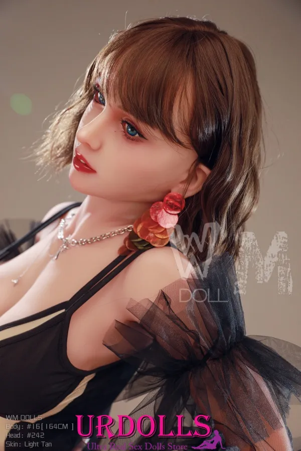 girl.fucks her.sex doll