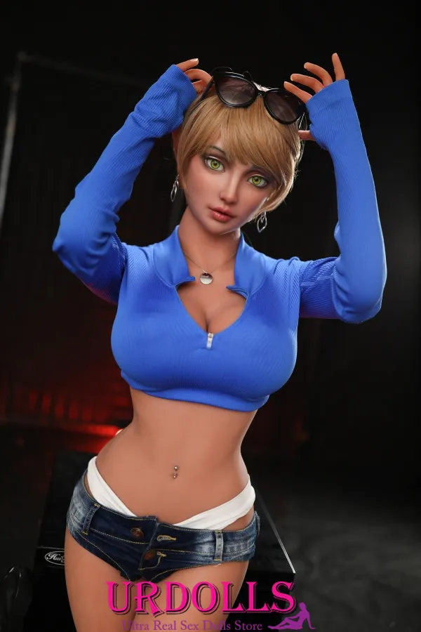 girl pretends to be sex doll and gets fucked