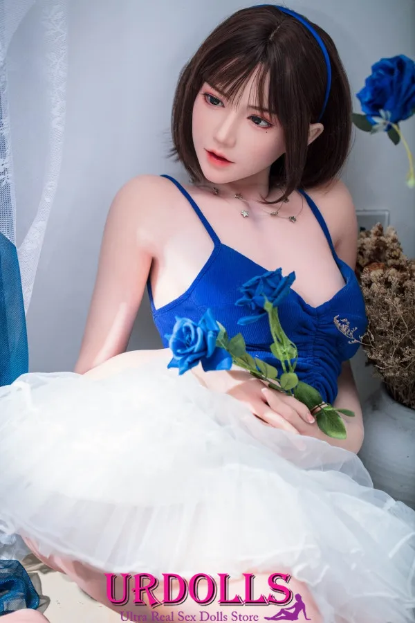 alice blitz fucks sex doll