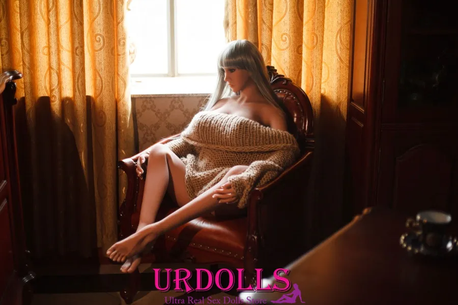 fucking a emma sex doll