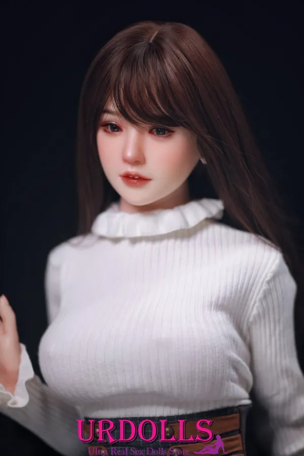 ázijská ľudská bábika