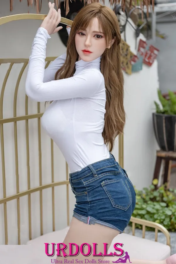 haveing sex with a doll