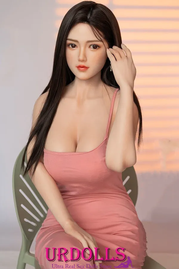 人形ロボットとセックスするビデオポルノ