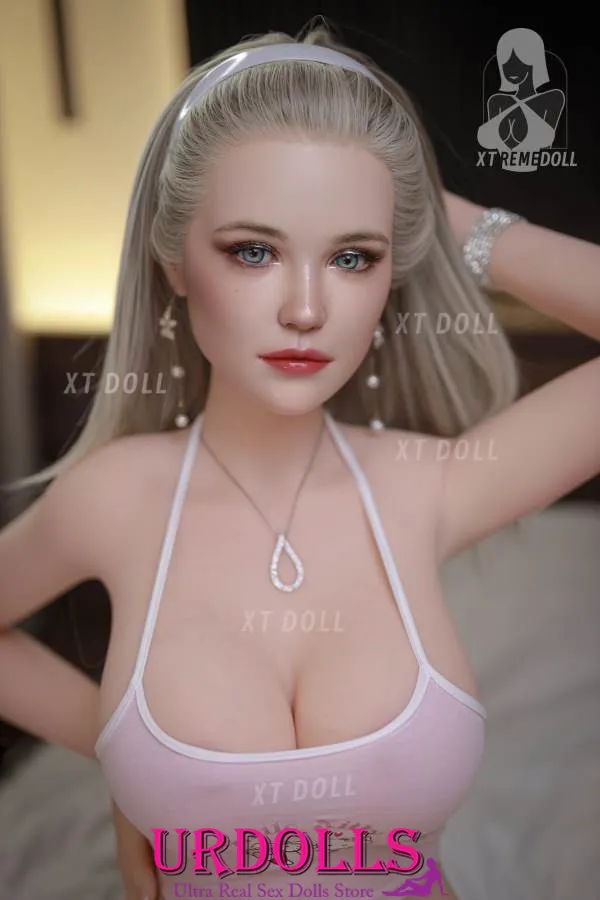 poupée de sexe asiatique