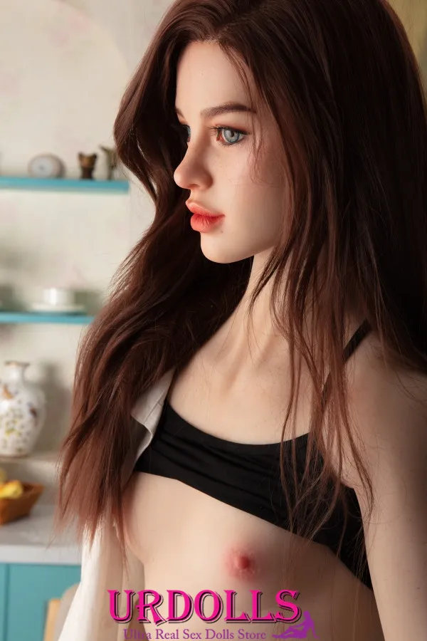 poupée de sexe chinoise petits seins