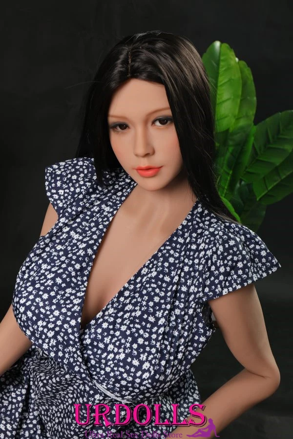 Ariyah RealDoll lifelike