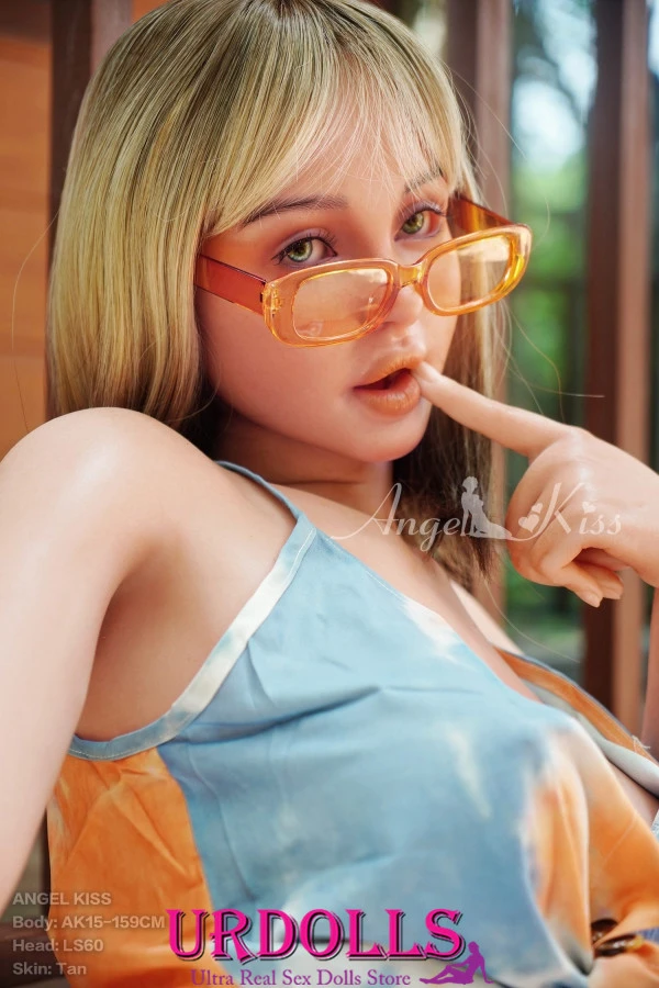 Emely silicone Sexdoll