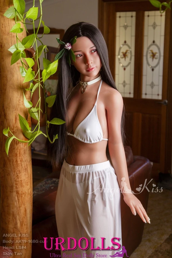 Liana RealDoll mature