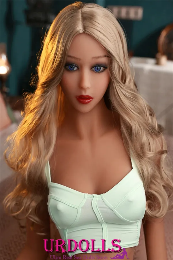 doll house love
