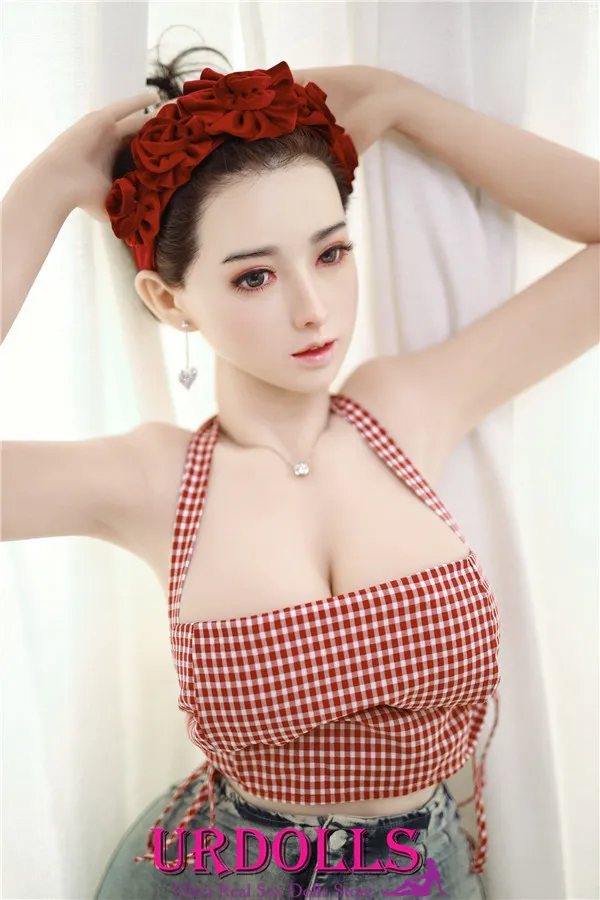 doll in love again wet and wild